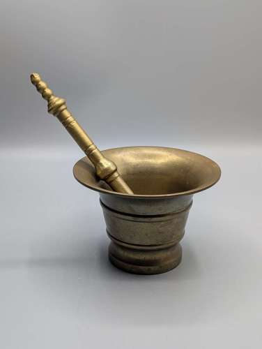 Solid brass pestle and mortar featuring, mid 19th century, Victorian