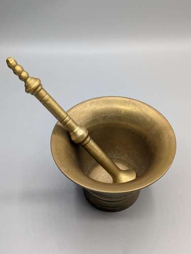 Solid brass pestle and mortar featuring, mid 19th century, Victorian