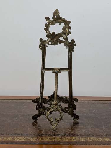 Gilt brass Rococo style adjustable picture easel stand, 31 cm tall