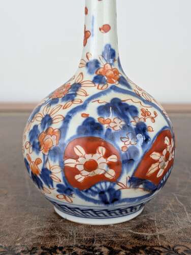 Japanese Imari porcelain bottle vase, Arita, Meiji period circa 1900