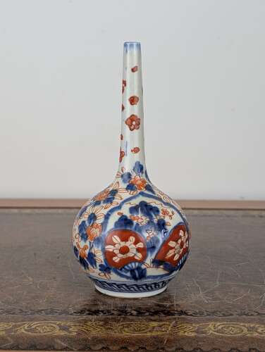 Japanese Imari porcelain bottle vase, Arita, Meiji period circa 1900