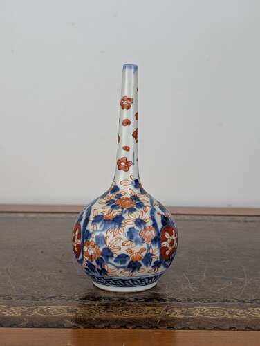 Japanese Imari porcelain bottle vase, Arita, Meiji period circa 1900