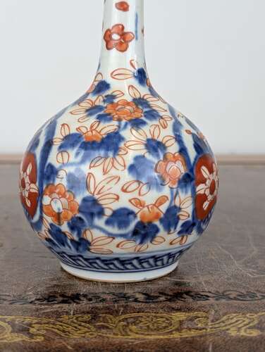 Japanese Imari porcelain bottle vase, Arita, Meiji period circa 1900