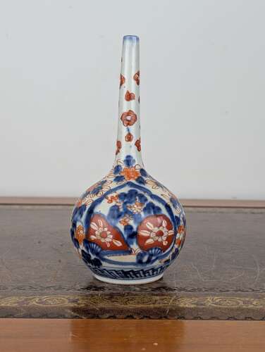 Japanese Imari porcelain bottle vase, Arita, Meiji period circa 1900