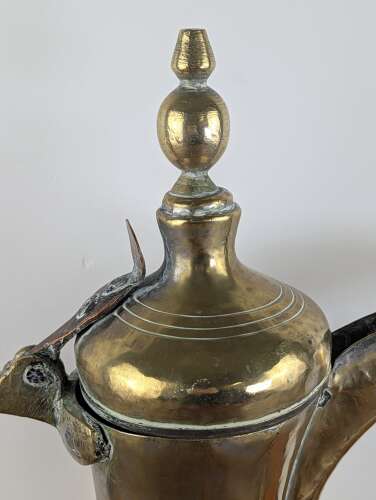 Huge Raslan type brass and copper dallah coffee pot, Levant, circa 1950, 15