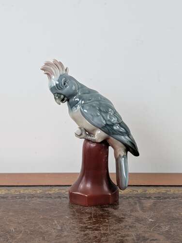 German porcelain cockatoo attributed to Wagner & Apel Lippelsdorf