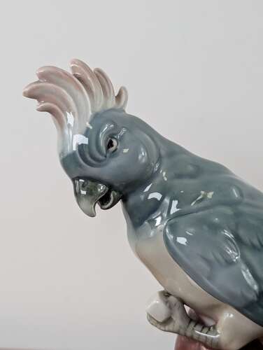 German porcelain cockatoo attributed to Wagner & Apel Lippelsdorf