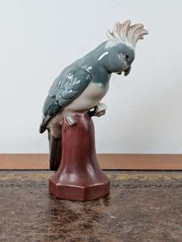 German porcelain cockatoo attributed to Wagner & Apel Lippelsdorf