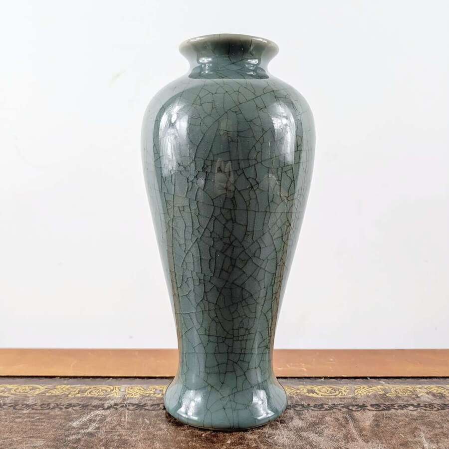 Chinese celadon crackle-glazed Guan-type vase, 20th century